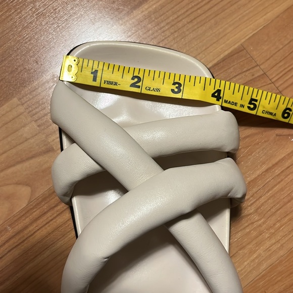 Brand new Alohas off-white leather slip-on criss cross sandals. Size 10. - Picture 10 of 10